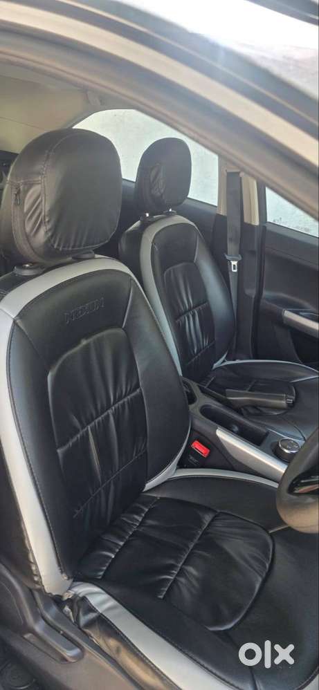 Tata Nexon Xms Petrol With Sunroof In Very Good Condition