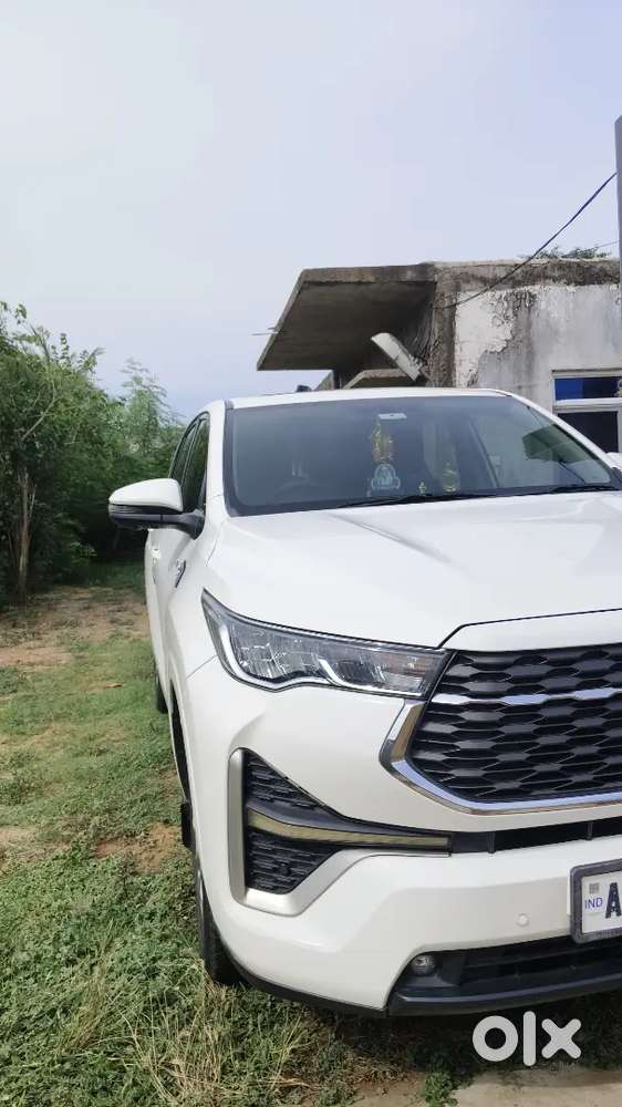 Daily Rental Toyota Innova Hycross Hycross Hybrid Luxury Vehicles