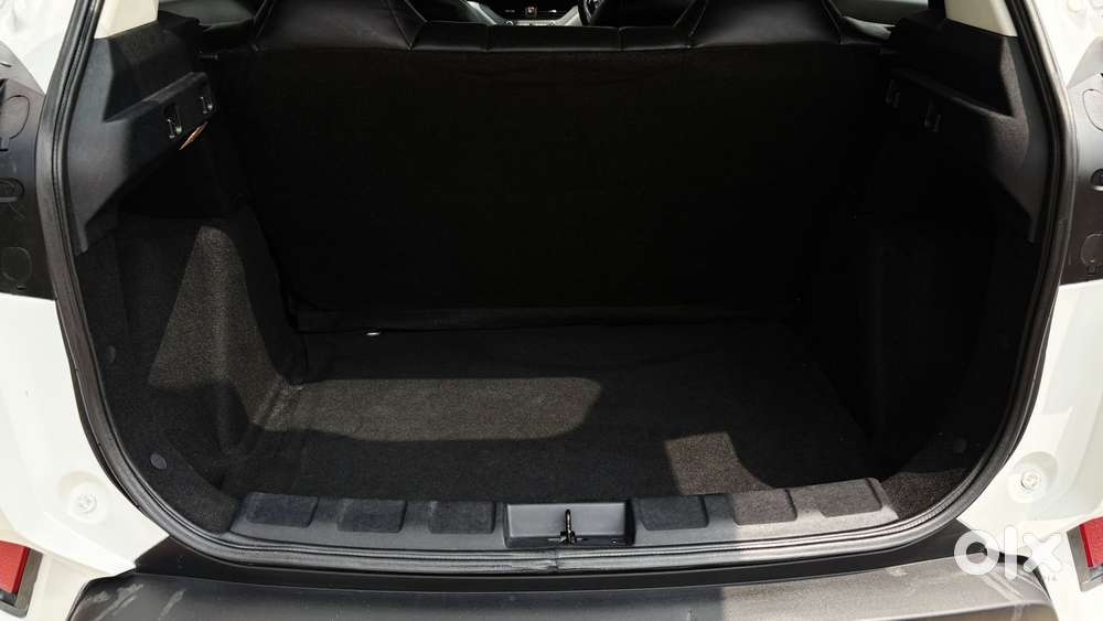 Tata Nexon 1.2 Revotron Xma Amt (s), 2023, Petrol