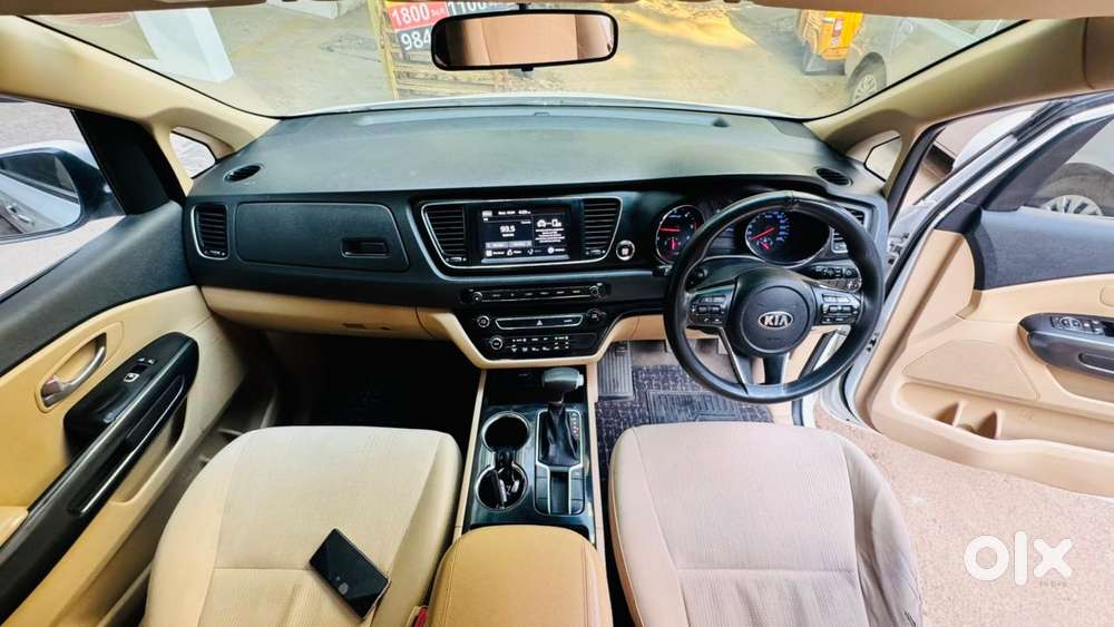 Kia Carnival Premium, 2022, Diesel