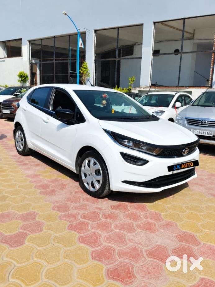 Tata Altroz 1.2 Xm, 2023, Petrol