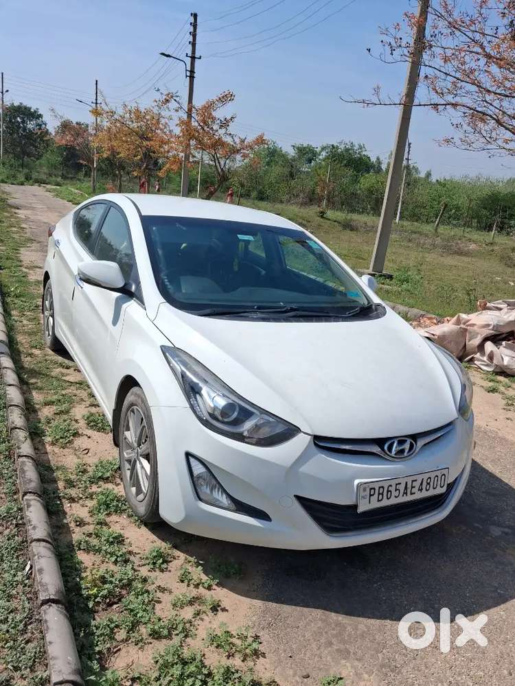 Hyundai New Elantra 2015 Diesel 107000 Km Driven