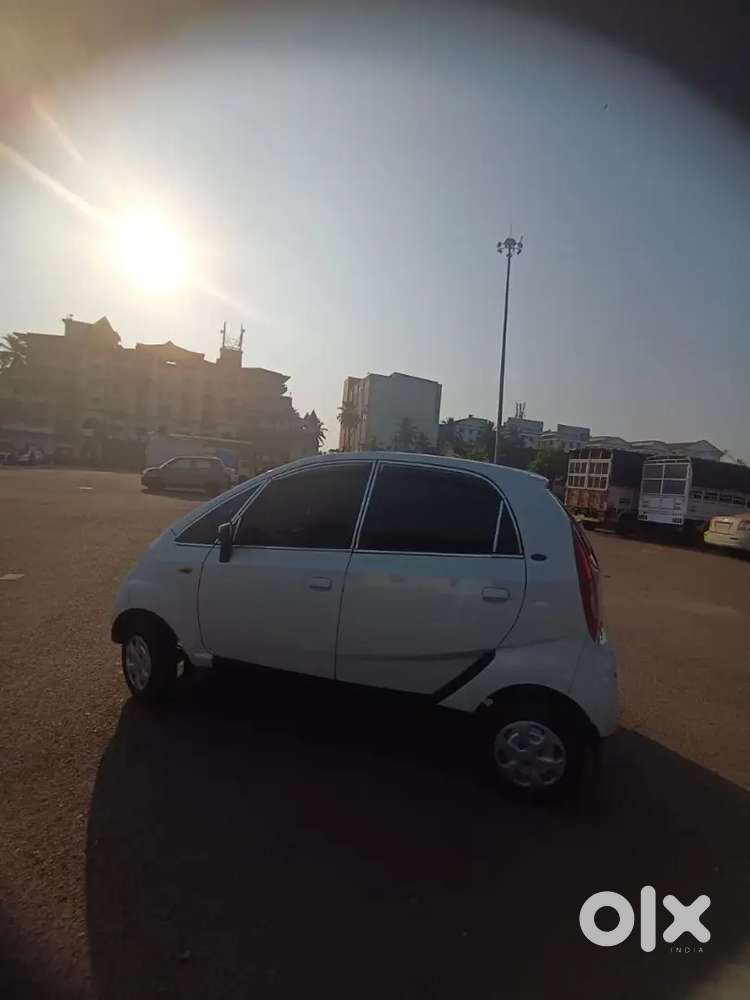 Nano Auto With Sunroof