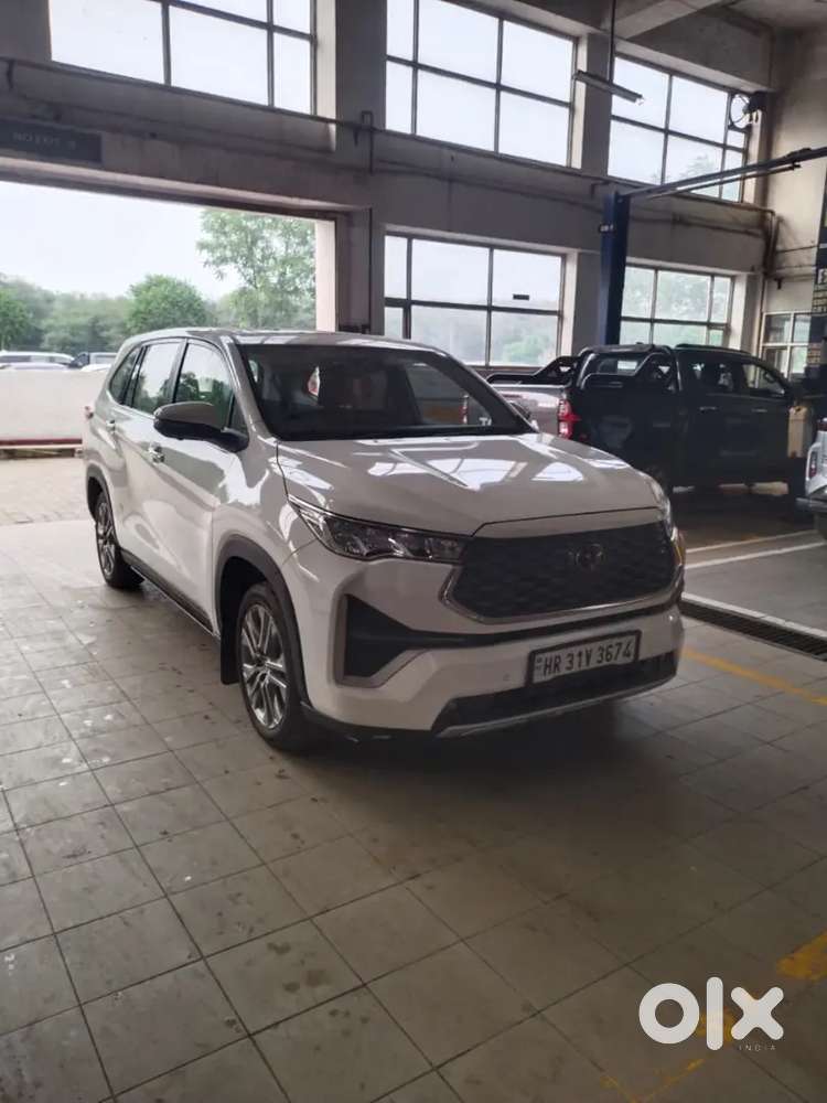 Toyota Innova Hycross 2.0 Zx Hybrid 7 Str 2024