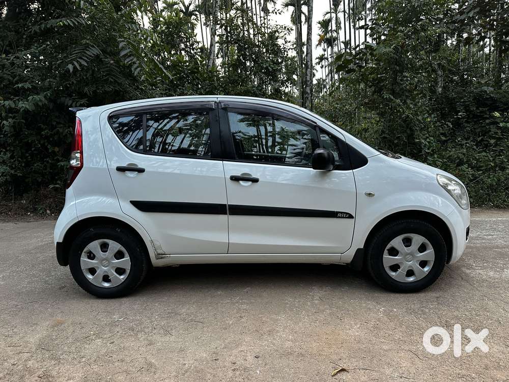 Maruti Suzuki Ritz Vxi, 2011, Petrol