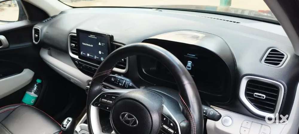 Hyundai Venue 1.5 Crdi 2025, Sunroof Push Button Top Model