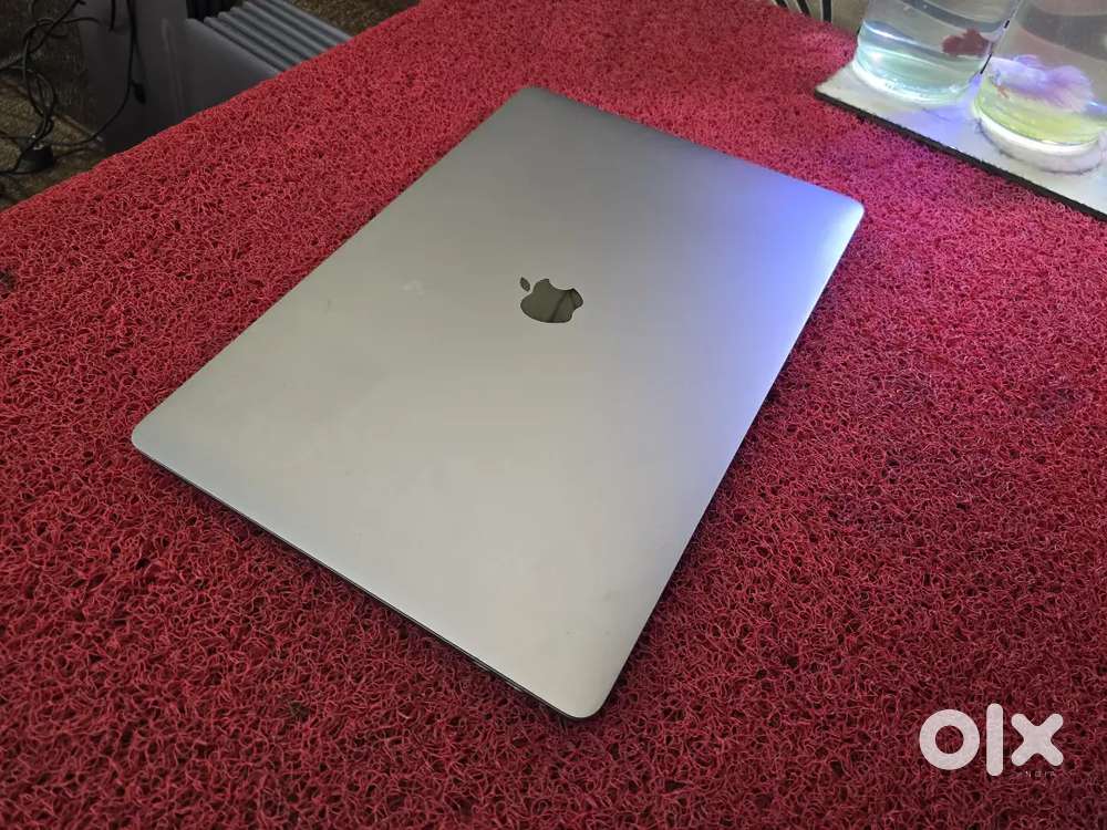 Apple Macbook Pro 2020 i7 16gb 512gb 5.5gb Graphics 16inch Retina