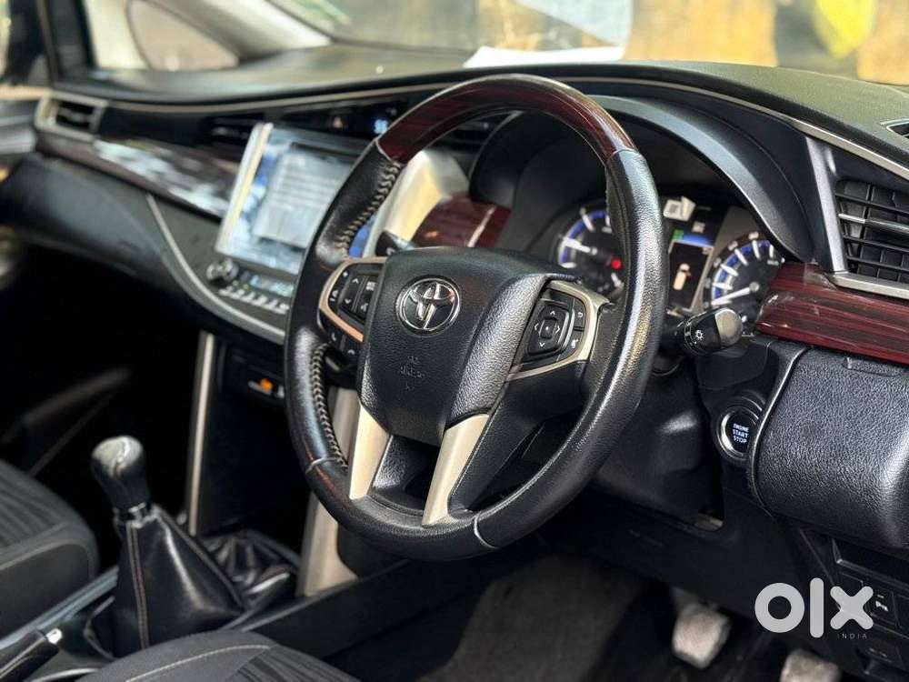 Toyota Innova Crysta 2.4 V 8 Str, 2017, Diesel