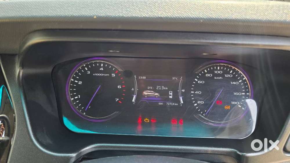 Mahindra Marazzo M6, 2019, Diesel