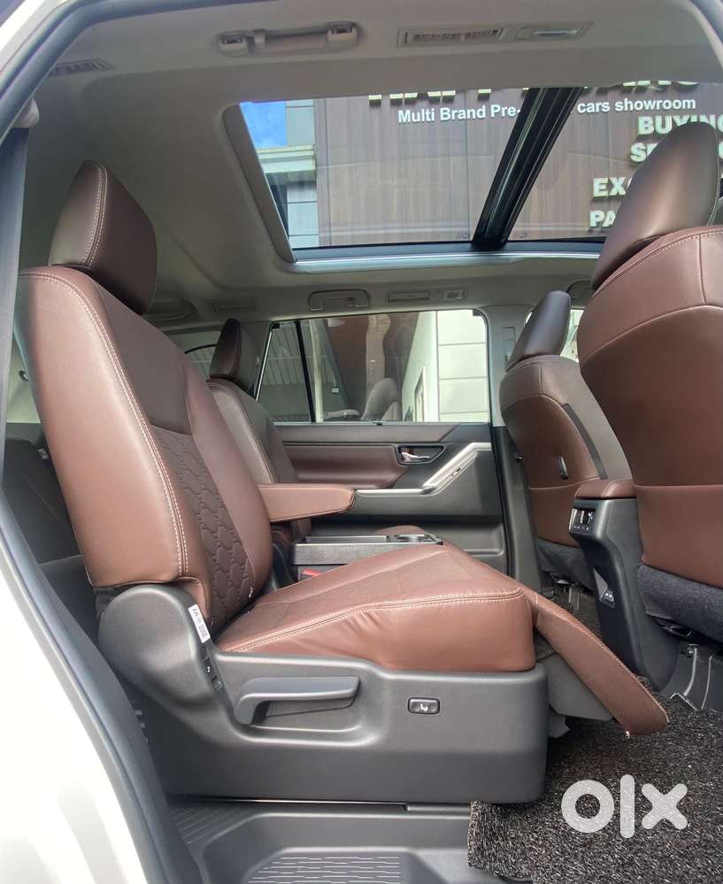 Toyota Innova Hycross 2.0 Zx (o) Hybrid 7 Str, 2025, Petrol