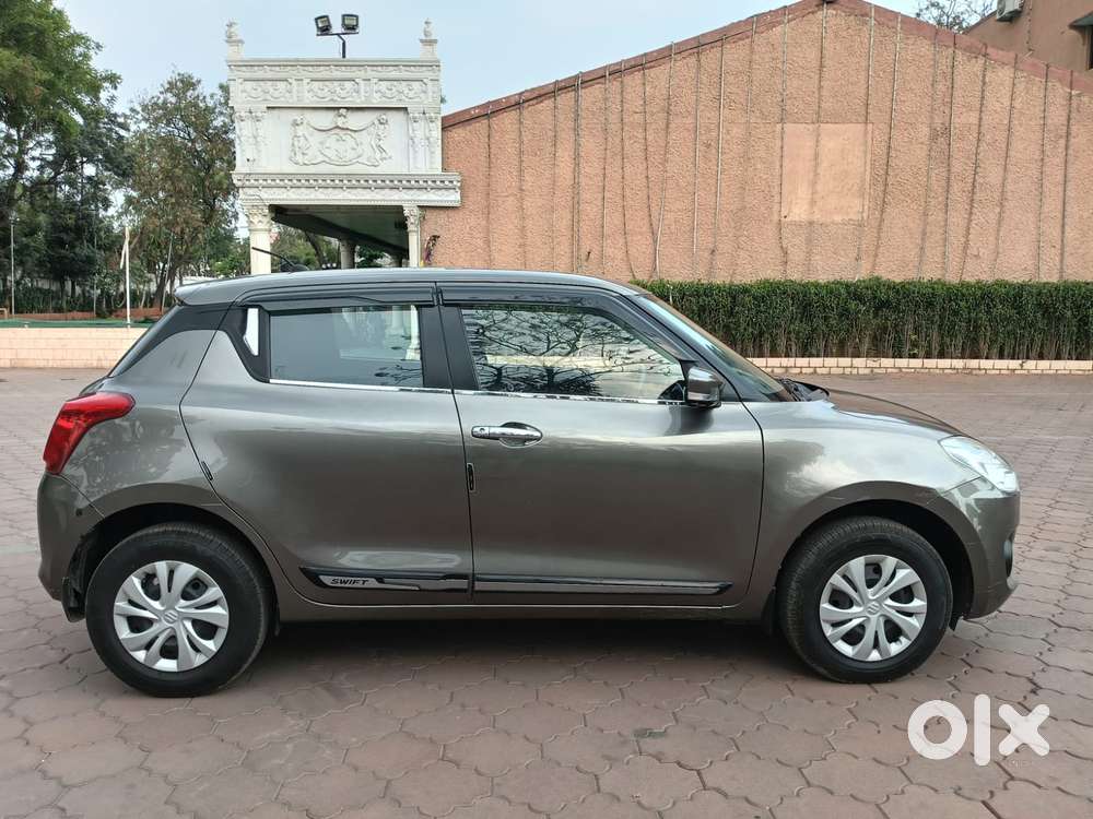Maruti Suzuki Swift Vxi + Manual, 2022, Petrol