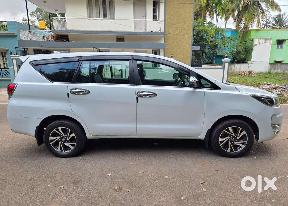 Toyota Innova Crysta 2.4 V 7 STR, 2024, Diesel
