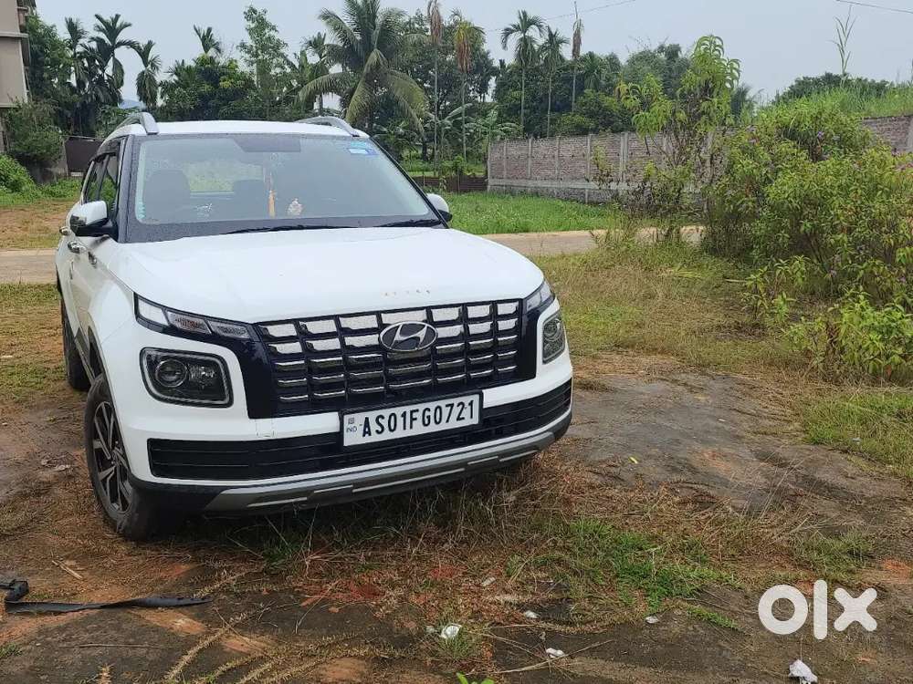 Hyundai Venue 2022 Petrol Well Maintained