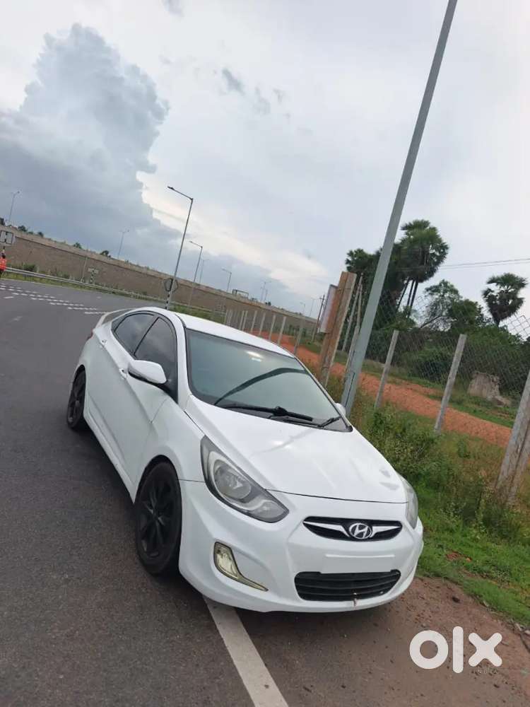 Hyundai Verna Crdi 2012