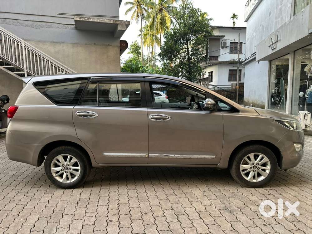 Innova Crysta 2.8 G Diesel Automatic