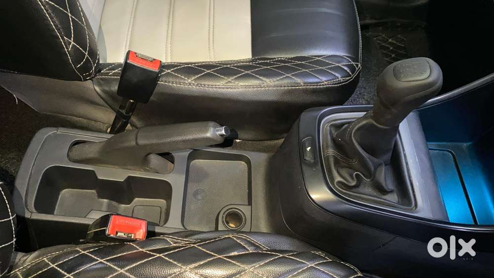 Tata Altroz 1.2 Xe Plus Petrol, 2022, Petrol
