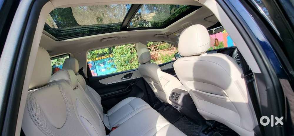 Mahindra Xuv700 2.2 Ax 7 Diesel Mt Luxury Pack Str, 2024, Diesel