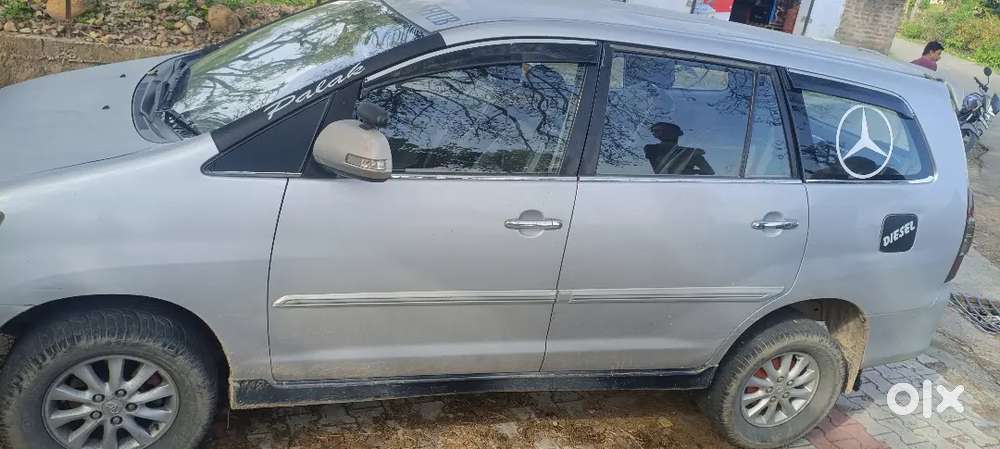 Toyota Innova 2012 Diesel 100000 Km Driven