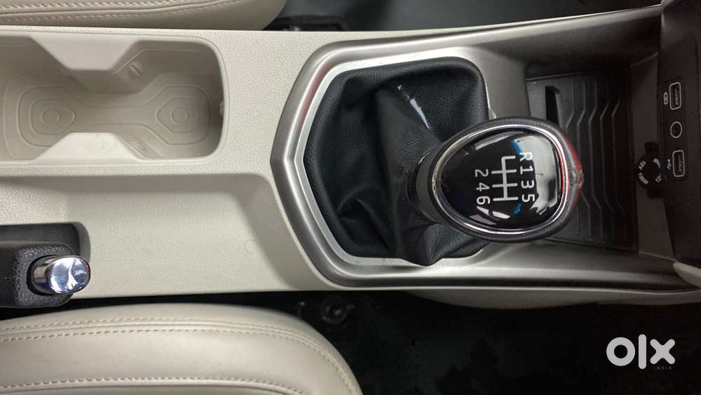 Mahindra Xuv300 W8 Option, 2023, Petrol