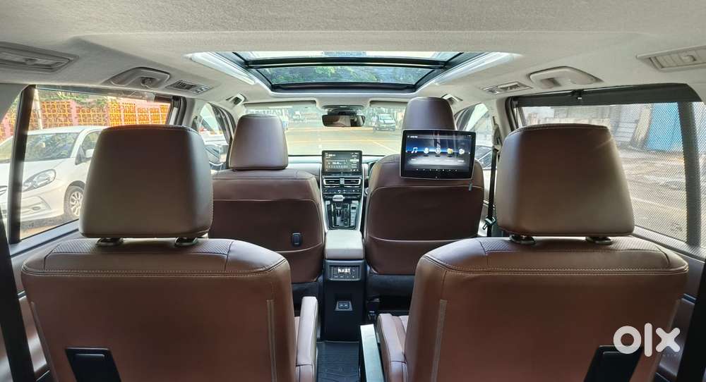 Toyota Innova Hycross 2.0 Zx (o) Hybrid 7 Str, 2024, Petrol