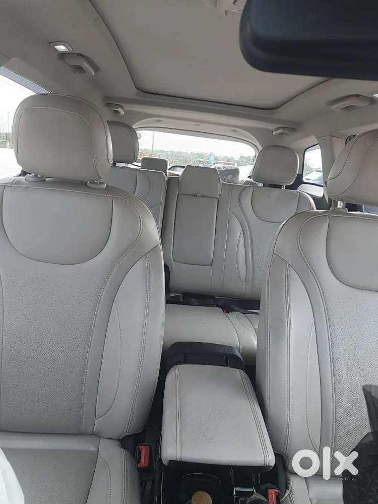 Mahindra Xuv700 2025 Petrol 15000 Km Driven