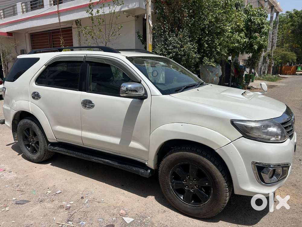 Toyota Fortuner 3.0 4x4 Manual, 2011, Diesel