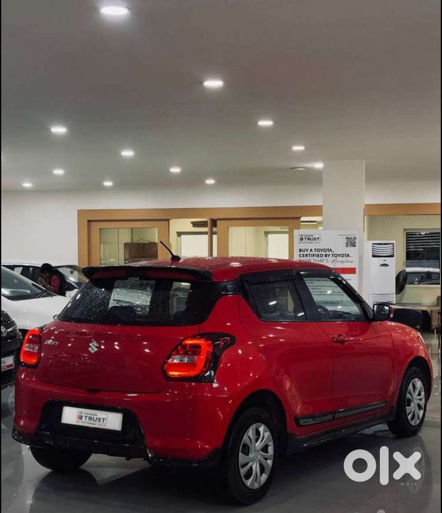 Maruti Suzuki Swift Vxi + Manual, 2022, Petrol