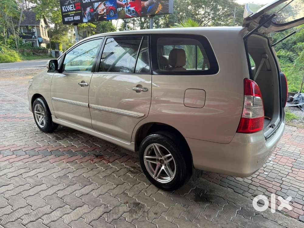 Toyota Innova 2013 Full Option V
