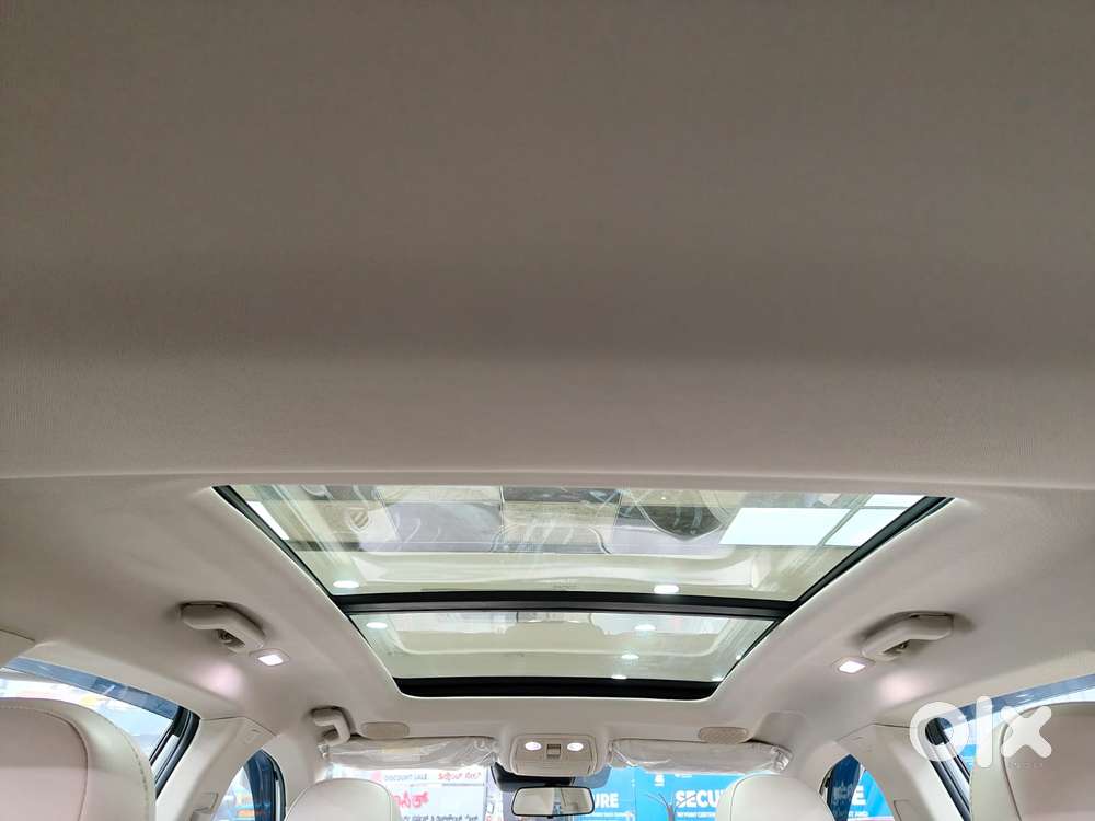 Mahindra Xuv700 2.2 Ax 7 Diesel At Luxury Pack Str Awd, 2022, Diesel