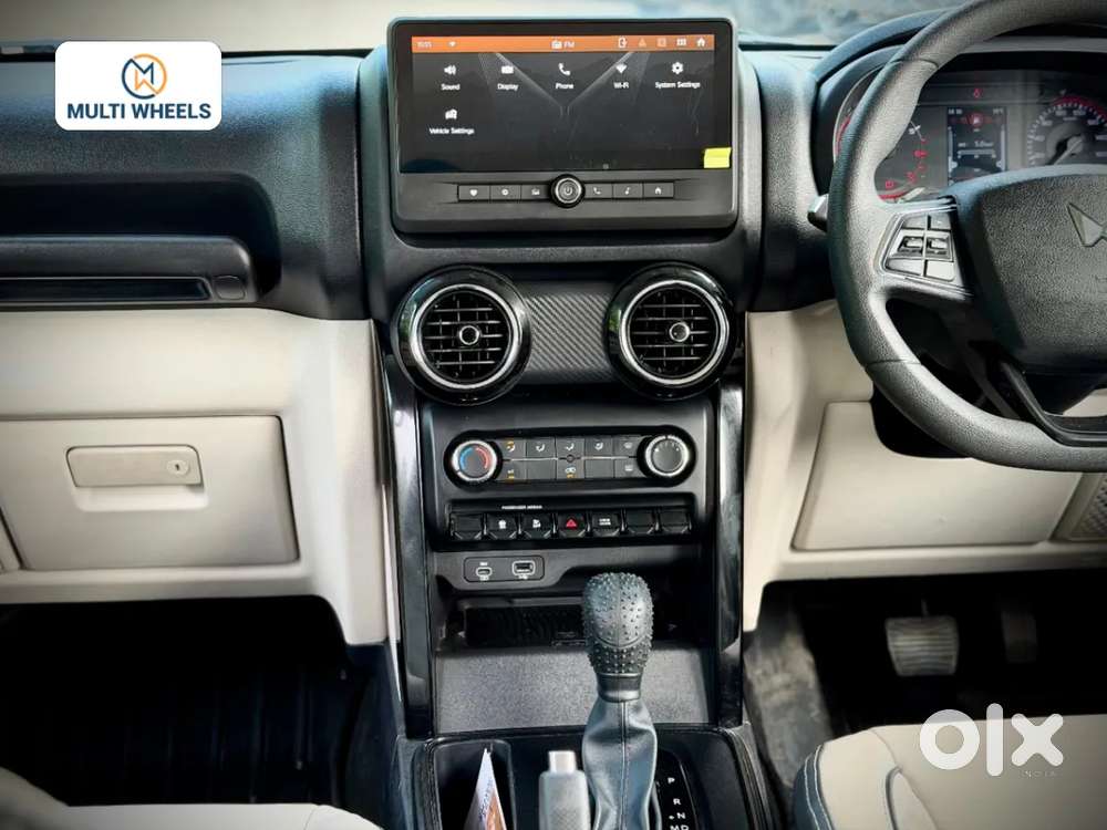 Mahindra Thar Roxx, 2025, Petrol