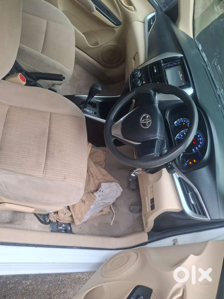 Toyota Yaris V Cvt, 2020, Petrol