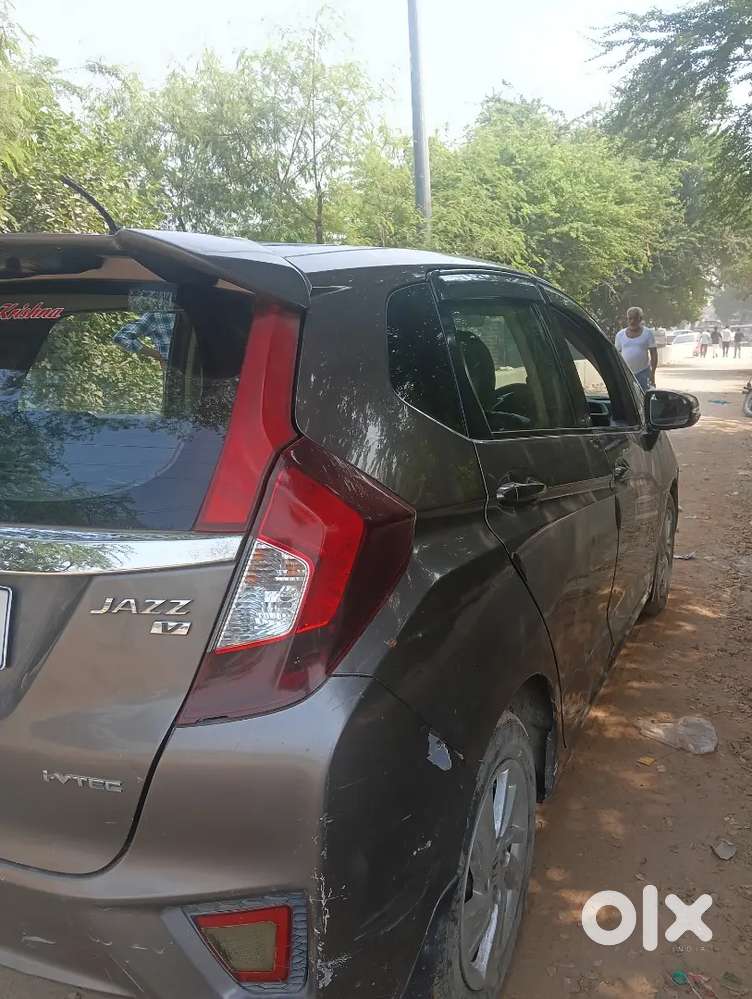 Honda Jazz I-vtec V Automatic 2015
