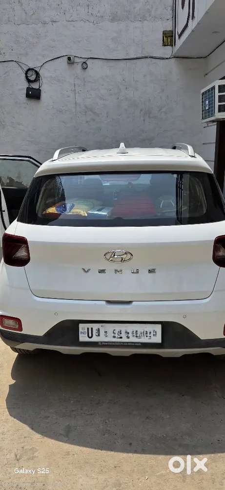 Hyundai Venue 2022 Petrol 26000 Km Driven