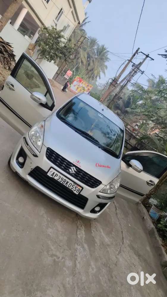 Maruti Suzuki Ertiga 2013 Diesel 142000 Km Driven