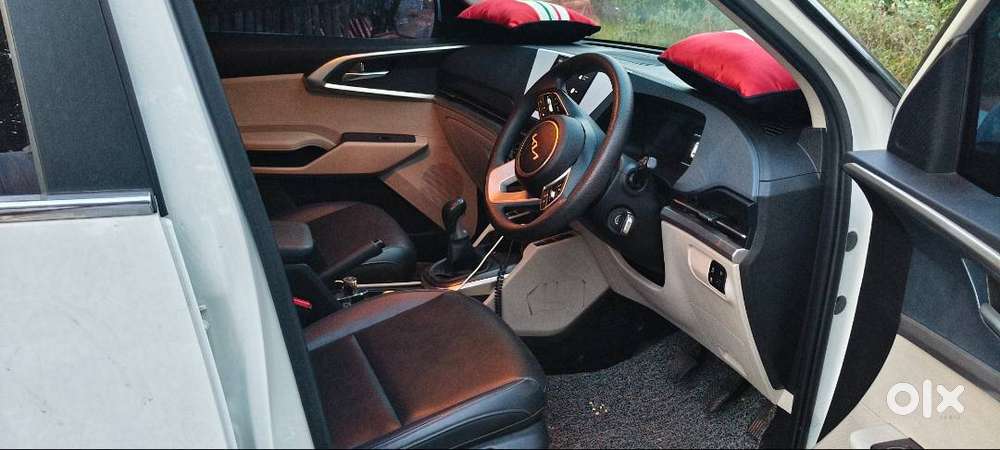Kia Carens 2024 Premium
