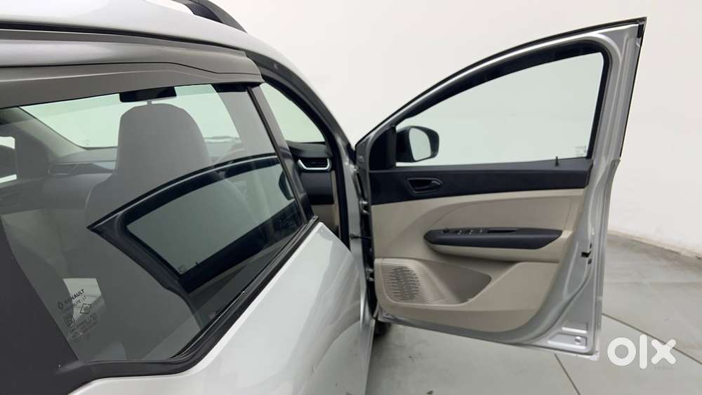 Renault Triber Rxt, 2022, Petrol
