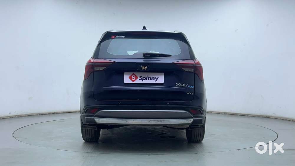 Mahindra Xuv700 2.0 Ax 5 Petrol Mt Str, 2022, Petrol