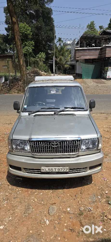 Toyota Qualis 2004