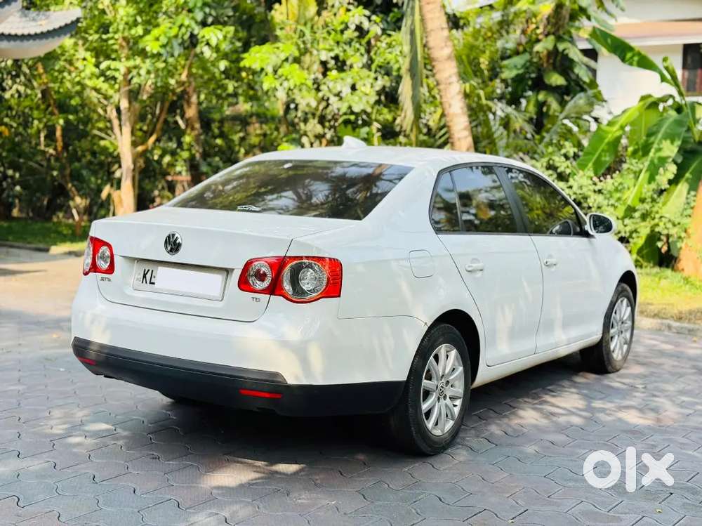 Volkswagen Jetta 2011 Diesel 124500 Km Driven New Papers April 2031