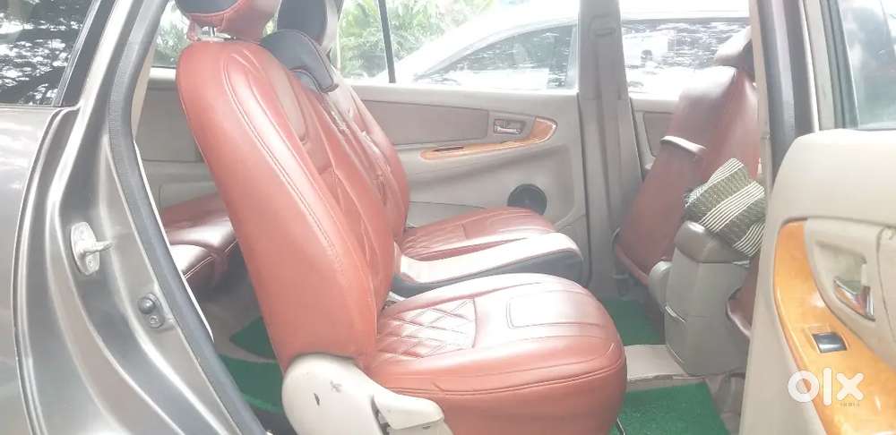 Toyota Innova 2010