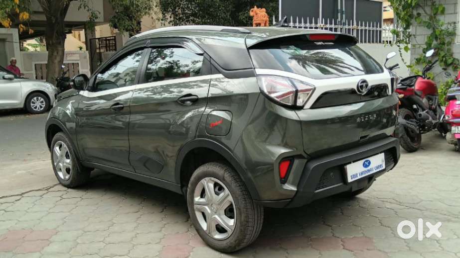 Tata Nexon, 2023, Petrol