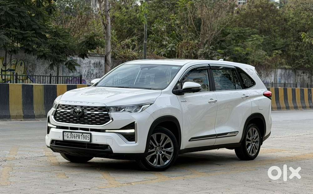 Toyota Innova Hycross 2.0 Zx (o) Hybrid 7 Str, 2023