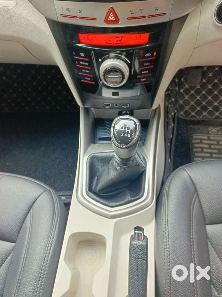 Mahindra Xuv300 W8, 2022, Petrol