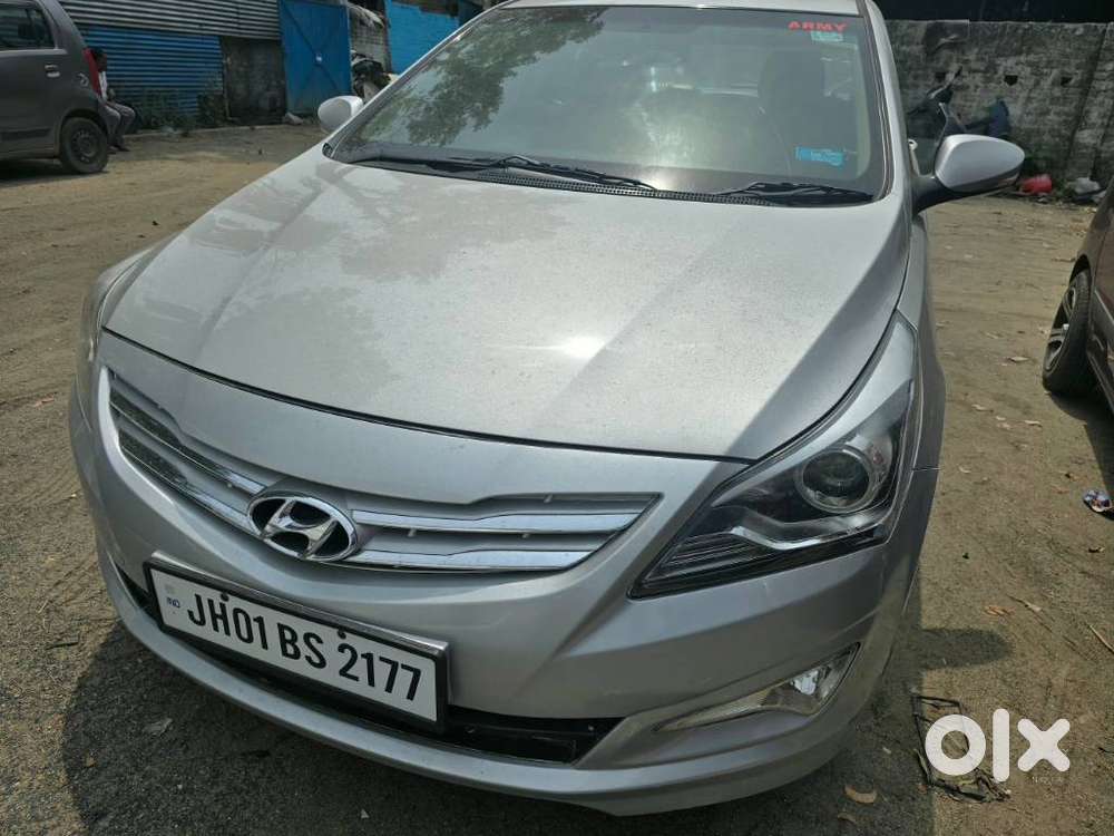 Hyundai Verna Fluidic 1.6 Vtvt Sx, 2015, Petrol