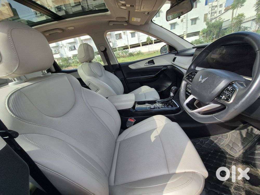 Mahindra Xuv700 2.0 Ax 7 Petrol At Luxury Pack Str, 2024, Petrol