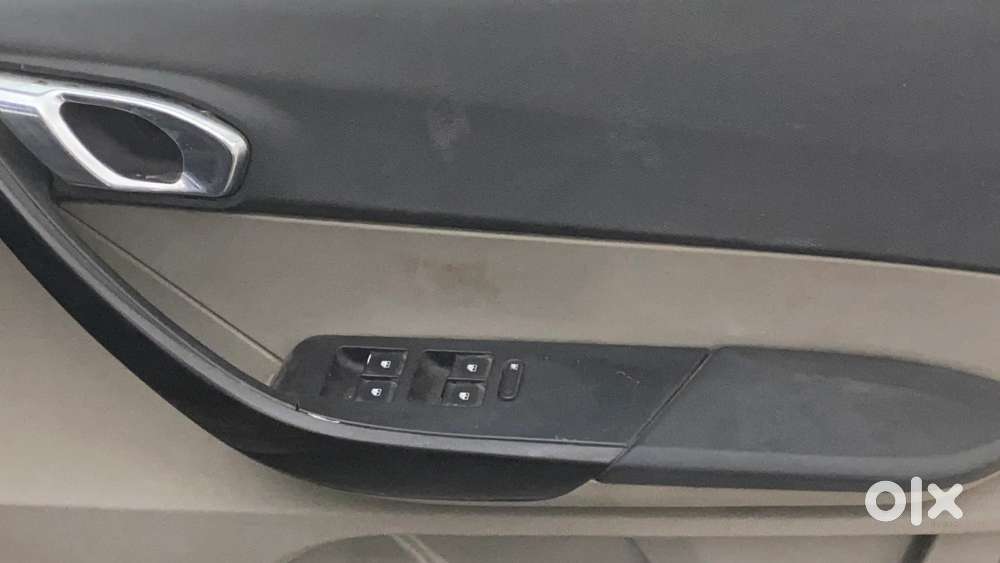 Tata Tiago 1.2 Revotron Xz, 2017, Petrol