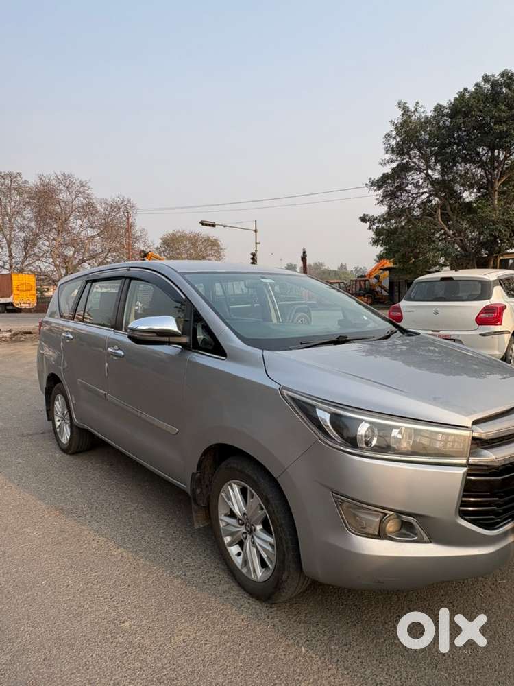 Toyota Innova Crysta 2016 Diesel Well Maintained