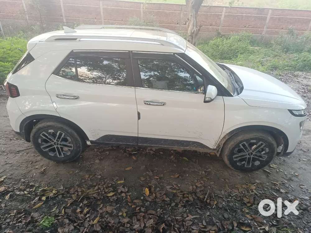 Hyundai Venue 2025 Diesel 60000 Km Driven