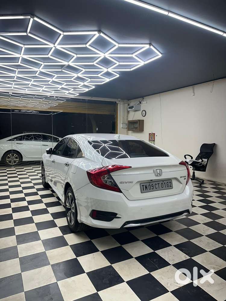 2019 Honda Civic Petrol Automatic 76000 Km