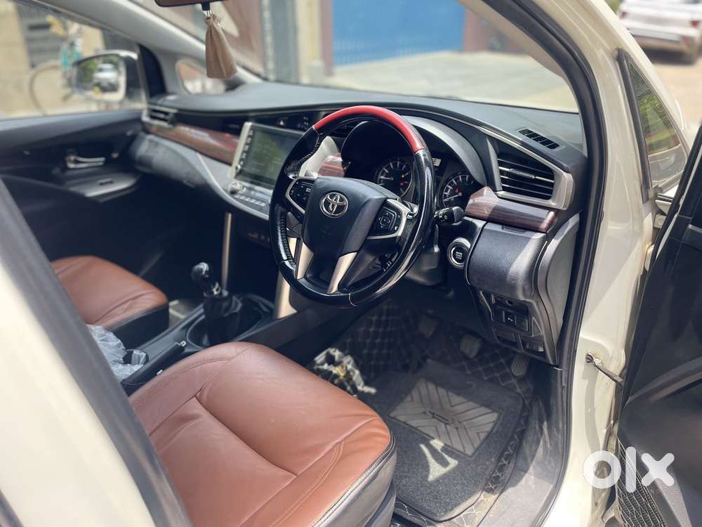 Toyota Innova Crysta 2.7 Vx Mt, 2022, Petrol